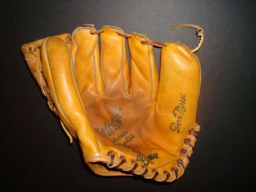 Don Mossi Nokona DM3 Front